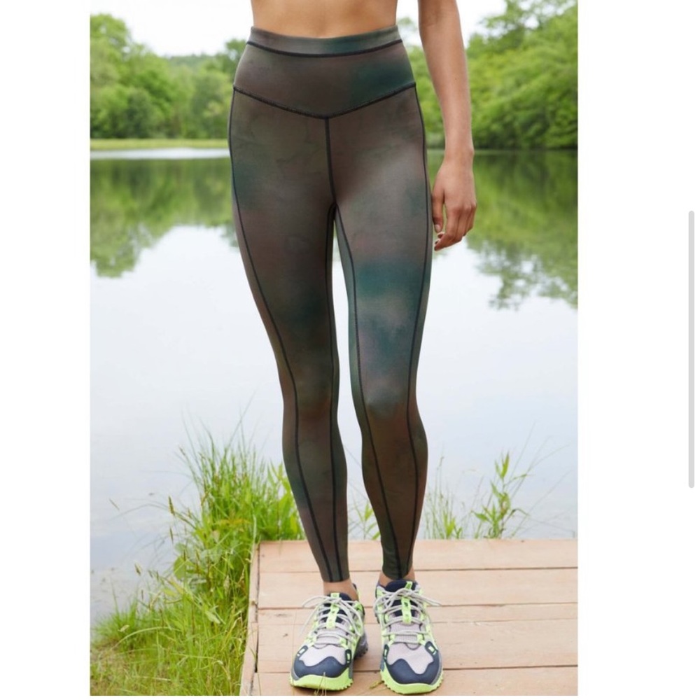 FP Movement Beat The Heat Reversible Legging  Size M